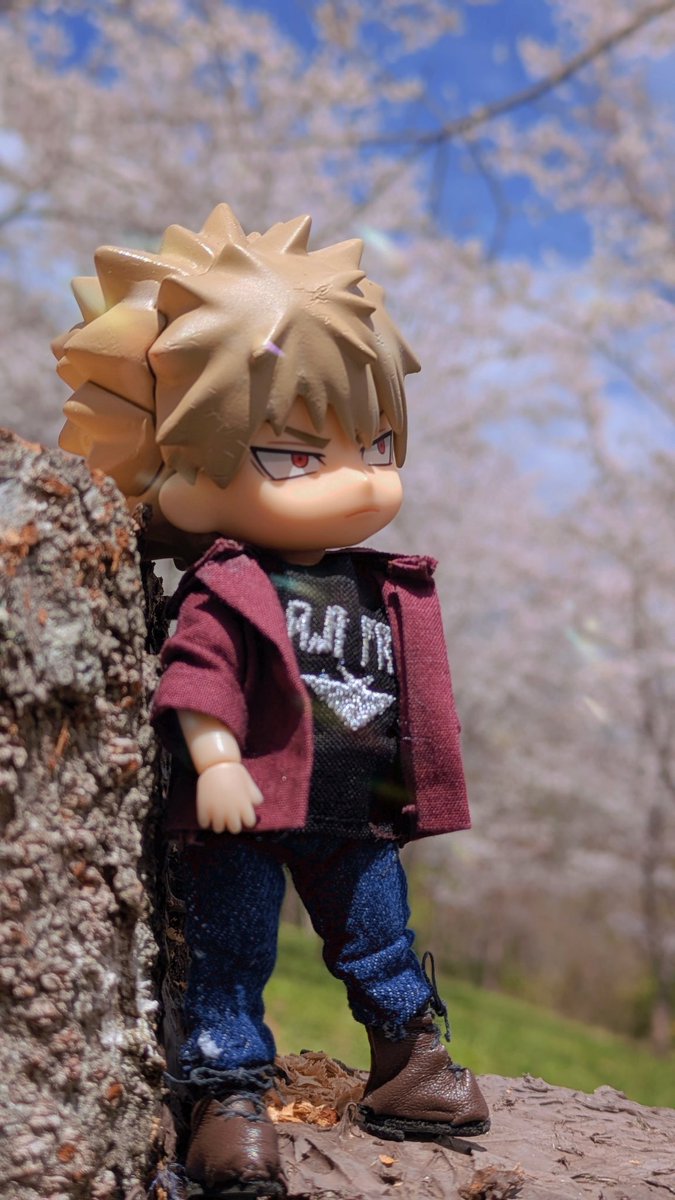 よもひこ tweet media