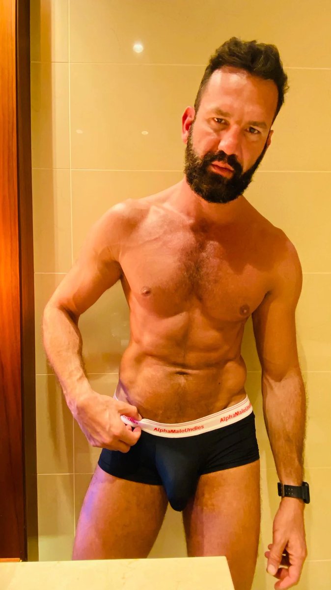 A M U underwear tweet media