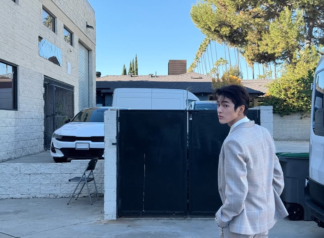 sze is RED tweet media