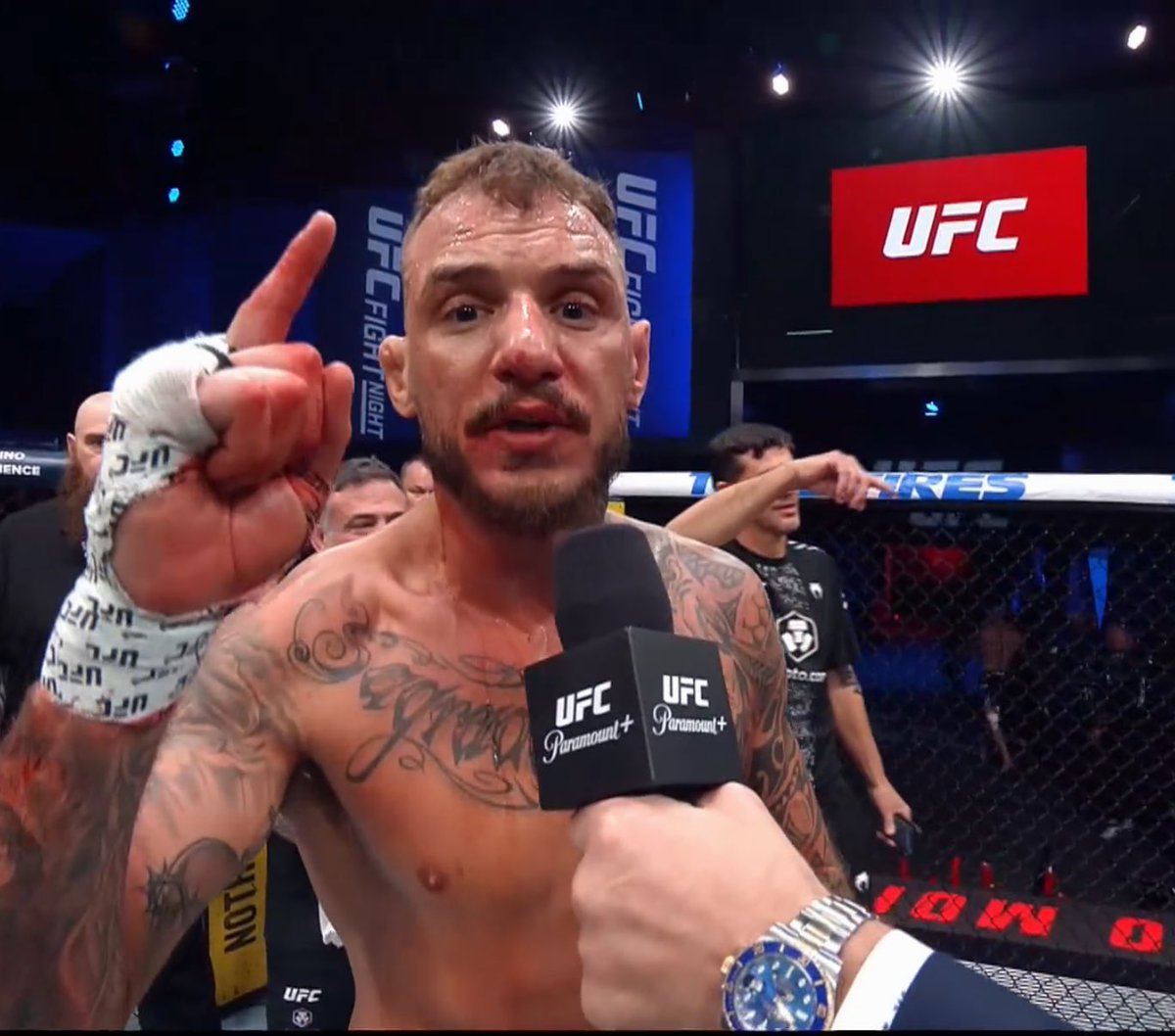 - ele tirou a luva
- deixou todo mundo em choque 
- falou que vai ter eleição no Brasil em 26
- meteu um JESUS FUCKING CHRIST em plena Páscoa 
- não vai aposentar 
- quer easy money no ranking
- não dê bullshit guys pra ele

#UFCVegas115