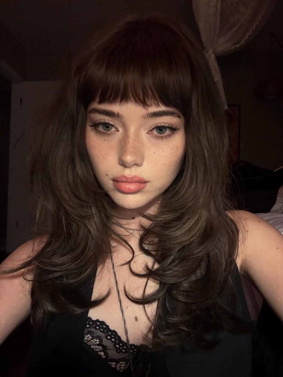 marvelizamos's tweet photo. ⠀⠀
✶⠀──⠀bellatrix black &amp; @boygrnius.   
 
idade: 22 anos.
pronomes: ela/dela.
sexualidade: bissexual.
personagem: emma frost.
lado: máscara. https://t.co/UVs11yHR2i