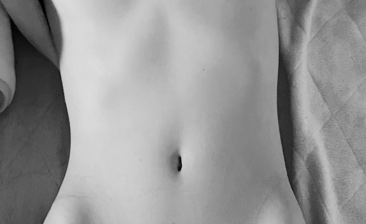 ryryt33z's tweet photo. 眠ってるがち妹
21歳妹悪戯動画半ばい
DMからインスタ来てもらえれば見せます！
リポストも忘れず！
#オナペ
＃素人オナペ
#オナペ晒し
#妹晒し
#ntr
#夜這い
#眠り姫
#睡眠姦
#近親 https://t.co/dQFJiBu0tC