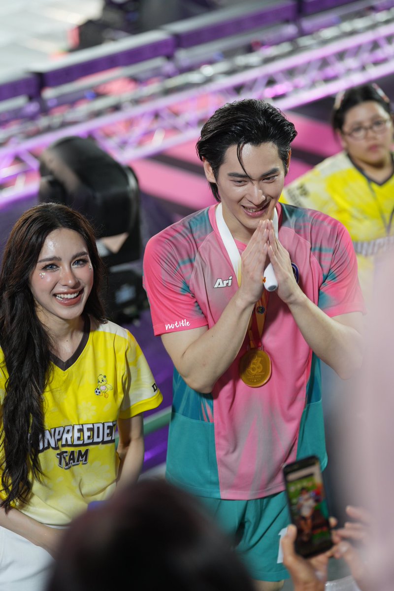 ٩(๑˃̶͈̀◡˂̶͈́๑)۶nutitle เติ้ล 타이틀 トル 영미 ❄️ tweet media