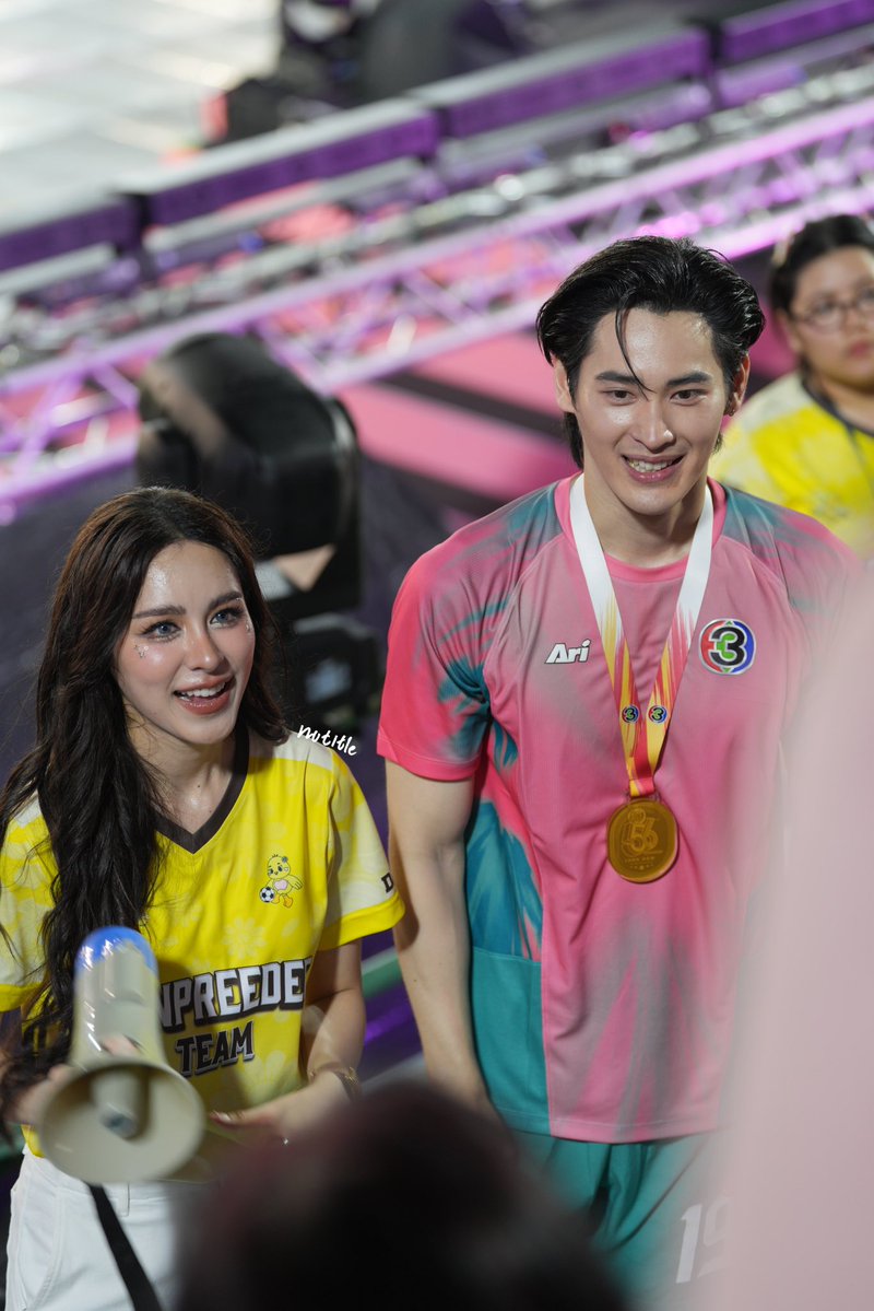 ٩(๑˃̶͈̀◡˂̶͈́๑)۶nutitle เติ้ล 타이틀 トル 영미 ❄️ tweet media