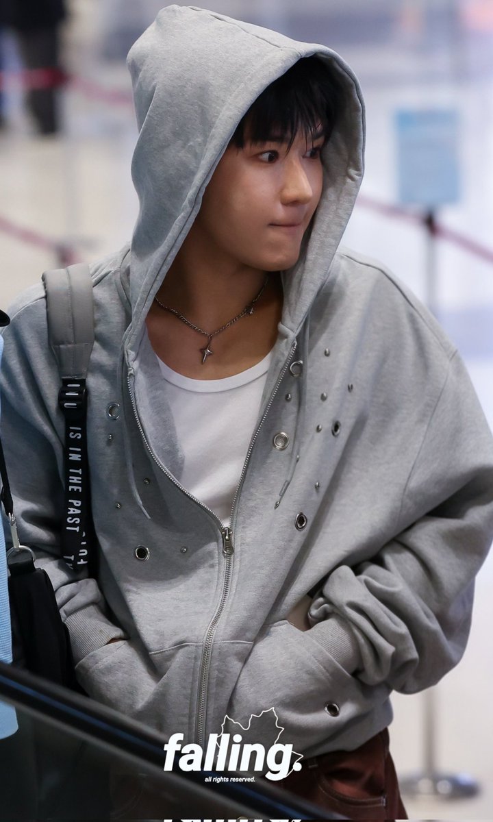 𝓯𝓪𝓵𝓵𝓲𝓷𝓰 tweet media