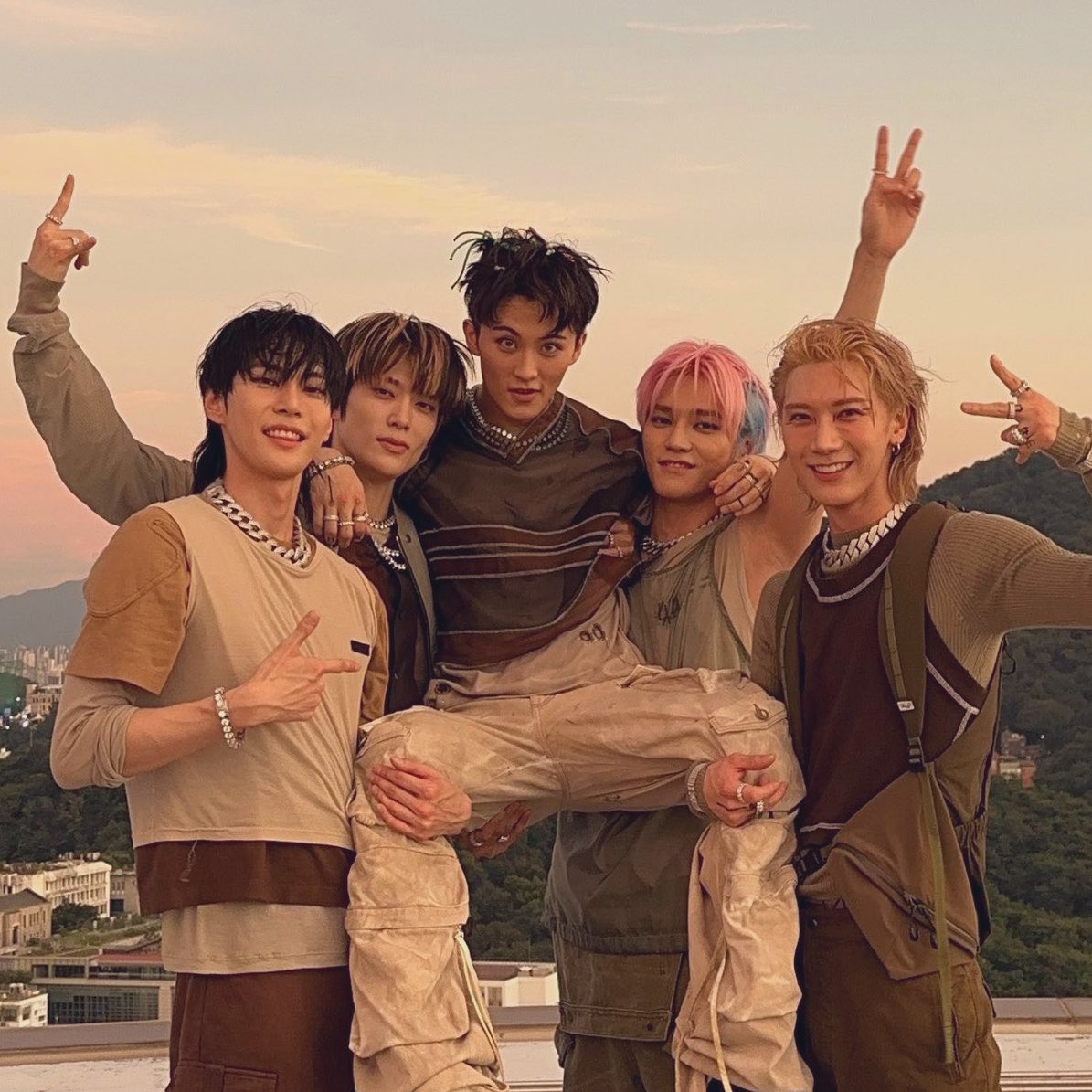 카즈-Kazu 🌹🍙🍡 tweet media