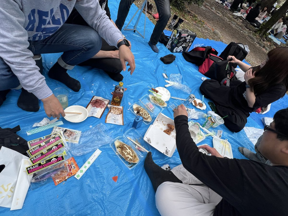 今日は何回、カンパイできるのか？
カンパイの数が増えるほど、笑顔の花も咲くのだろう

＼＼\\    乱入大歓迎　 //／／