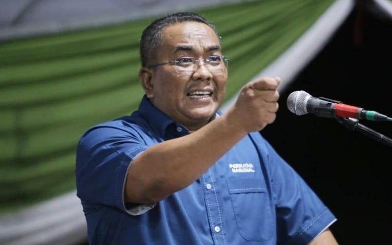 harakakdailyHD's tweet photo. Sanusi anggap konvoi semalam berjaya turunkan minyak.

"Peserta yang datang dengan tangki penuh balik dengan tangki separuh, turun lah tu," ujarnya berseloroh. https://t.co/hGj5vpaY4w