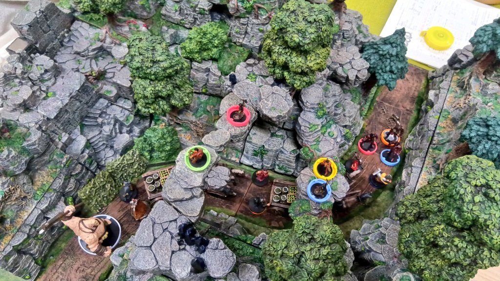 miyakami_00's tweet image. 昨日今日で海外からのフォローが結構な数になる。
海外の方は積極的にリプライしてくれるんでモチベにもなるね…
(ヽ´ω`) ｱﾘｶﾞﾀｲ…
#dwarvenforge #dnd #trpg #ダンドラ #テレイン