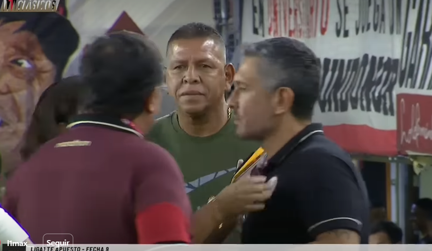 TheBigBoss1924's tweet photo. Cuando vi a este hombre sabia que ibamos a ganar el partido. https://t.co/T8B8WSjmQX