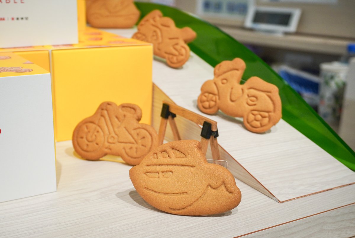 responsejp's tweet image. ヤマハとうなぎパイの春華堂コラボがSNSで話題に、「乗り物サブレ」発売に「可愛い～」「間違いなくおいしい」の声
response.jp/article/2026/0…

#ヤマハ #口コミ記事