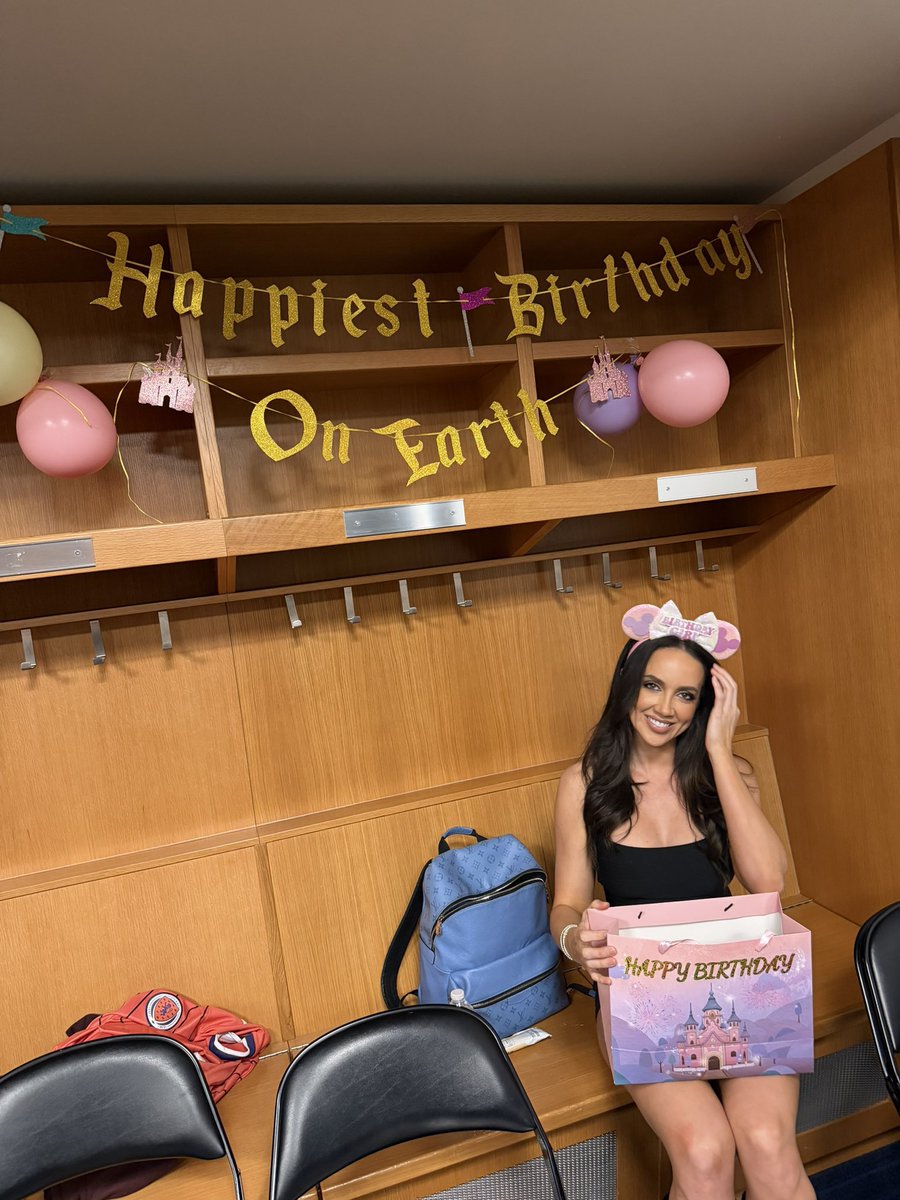 KXYBYEE's tweet photo. ❤︎ ⋆｡ 

Thirty(five), flirty, and thriving. 🎈 https://t.co/37cL8aFNvB