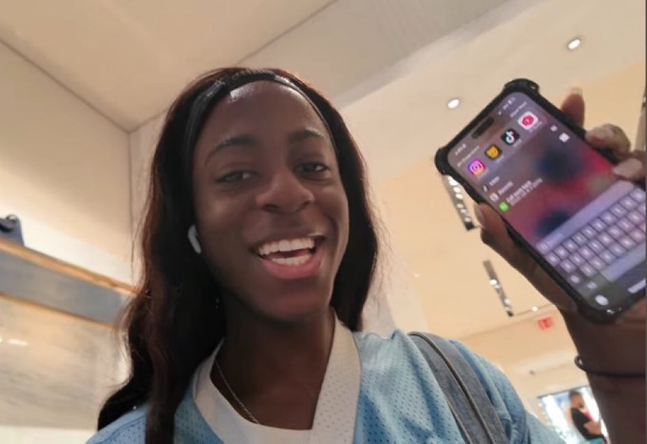 vivi ☆ || KINDNESS ERA 🦢 tweet media