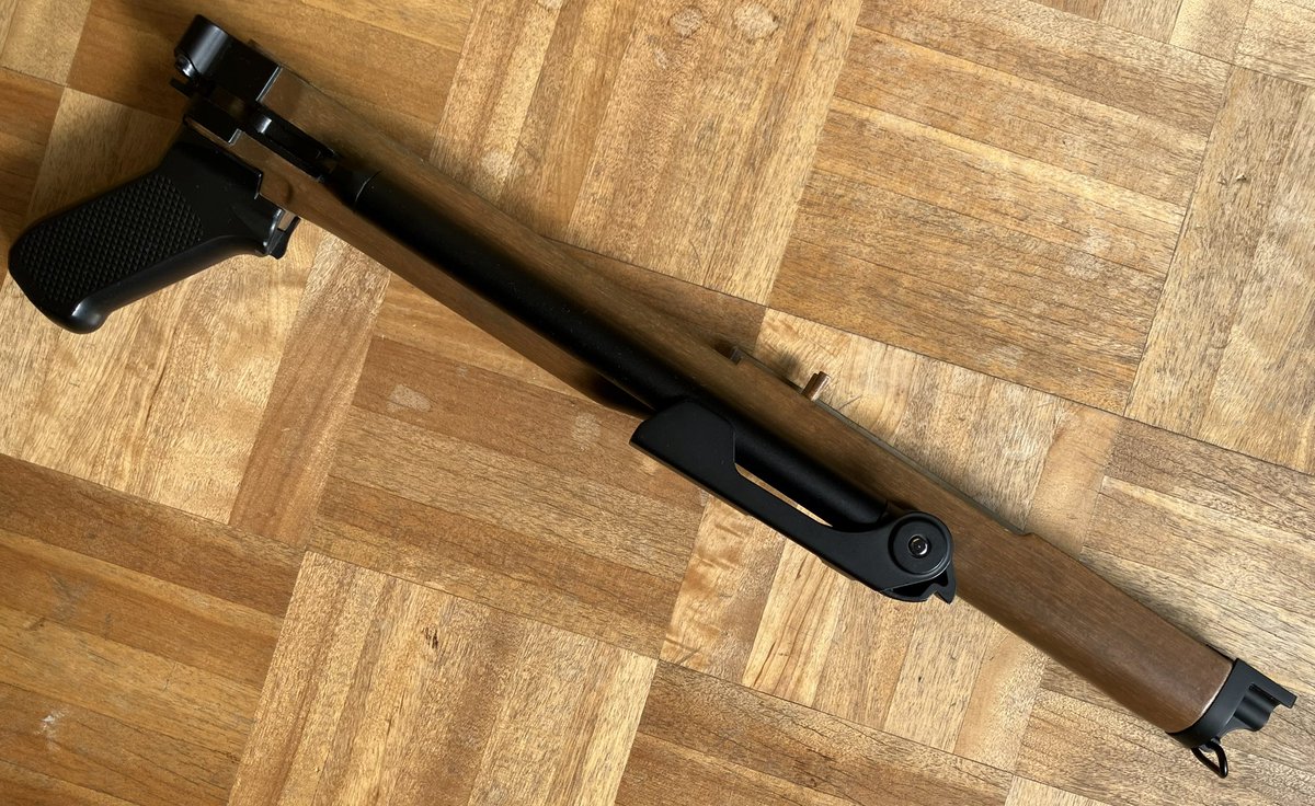 KG_Kotorisky's tweet image. Mini-14用リアルウッドキット（嘘）

4/1過ぎてるは忙しいで放置してたらニスも固まったしもうこれぐらいで勘弁な😅

 #Mini14