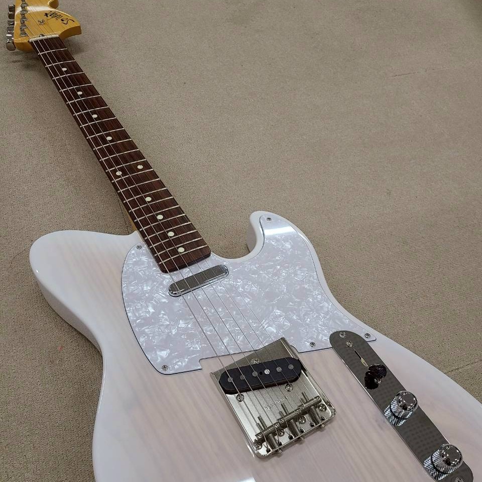 nishishuwitter's tweet image. 今日はトルネーダーちゃん。
distortion+ が復活してリニューアルした右ボードとの相性も問題なし。

しばらくライブがなさそうなので、じっくりと音作りを楽しみましょう。

#ペダルボード #pedalboard #sowhat　#tornader