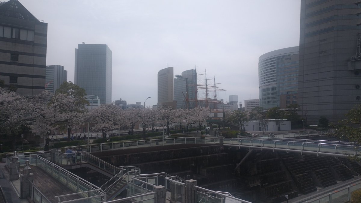 すこみ tweet media