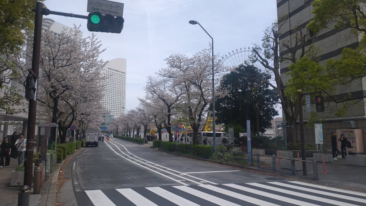 すこみ tweet media