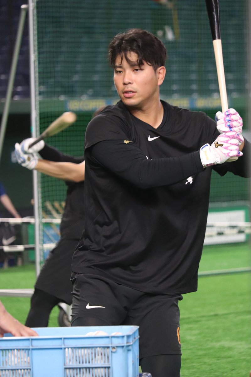 koba_nikkan's tweet photo. 大城卓三選手の真剣な表情と笑顔のギャップ…👀 https://t.co/77zj34sxyM