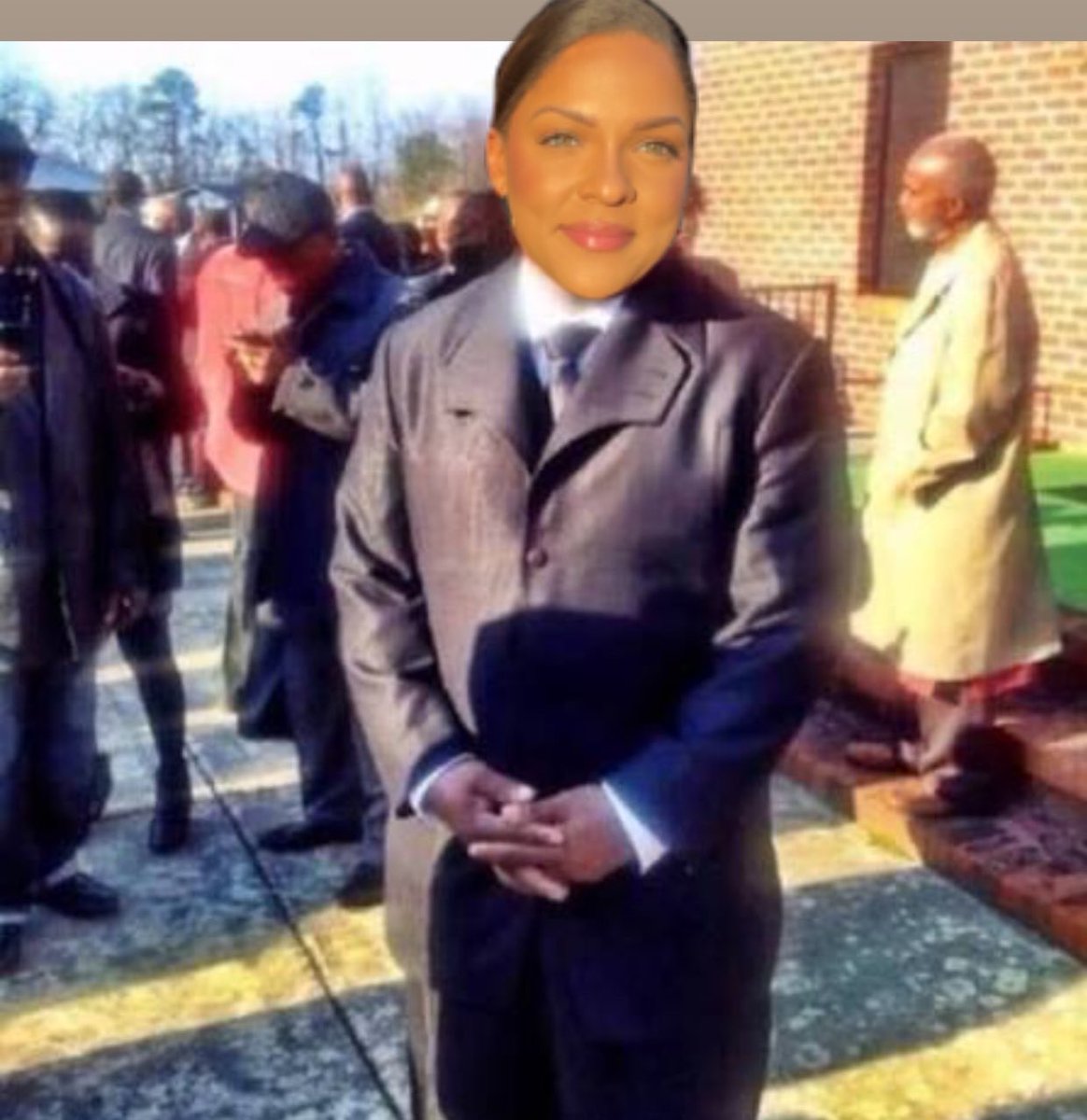 Courtney tweet media