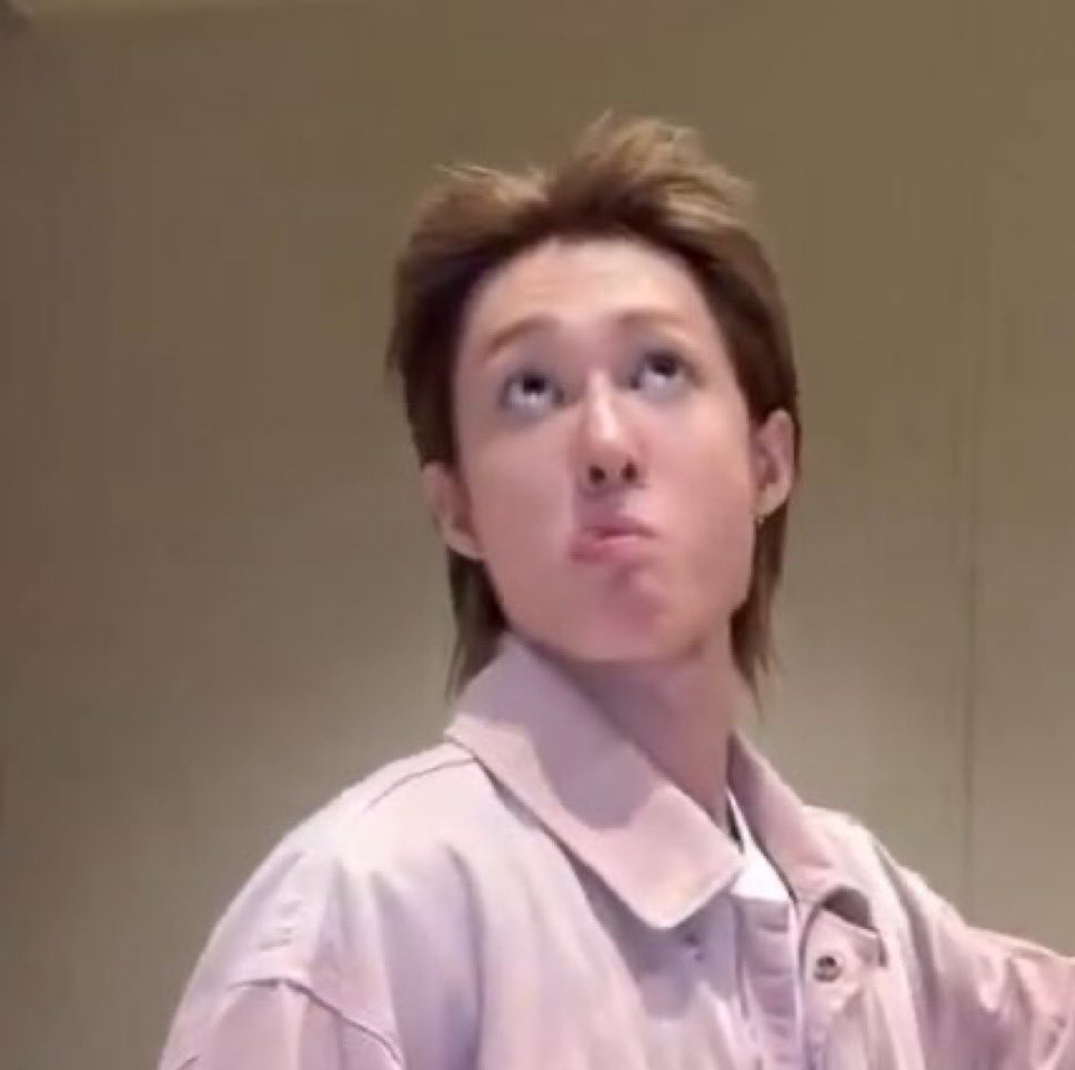 mia IS RED tweet media