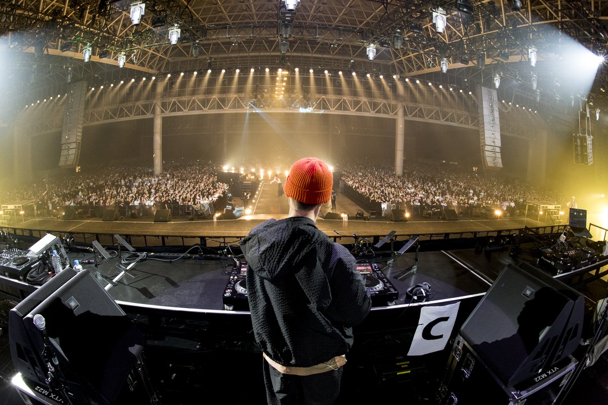 POP YOURS tweet media