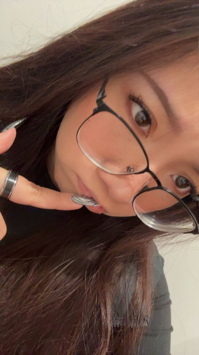 Christy 🖤 tweet media