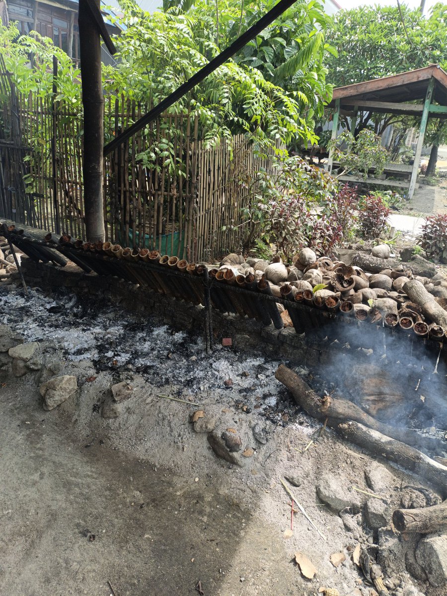 Lelegombel tweet media