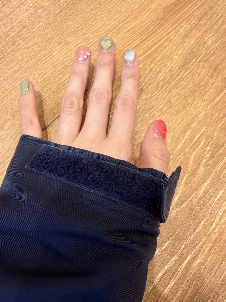 46ひげ tweet media