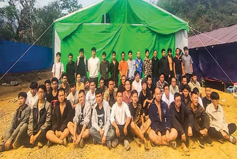 Offenders involved in telecom  fraud and online gambling  arrested in Shan State (North)
-----#WhatsHappeningInMyanmar 
The government has treated the fight against telecom  fraud and online gambling as  a national duty and is actively  carrying out suppression efforts in