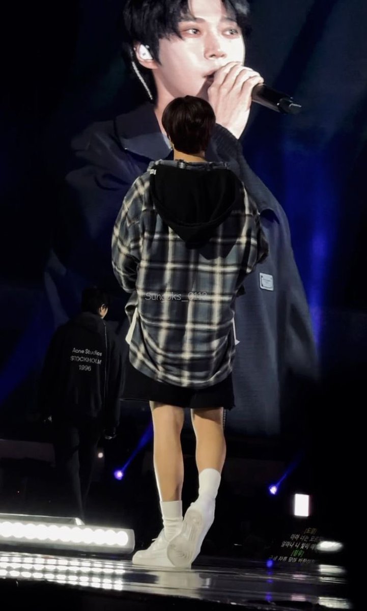 he's so girly 🤤