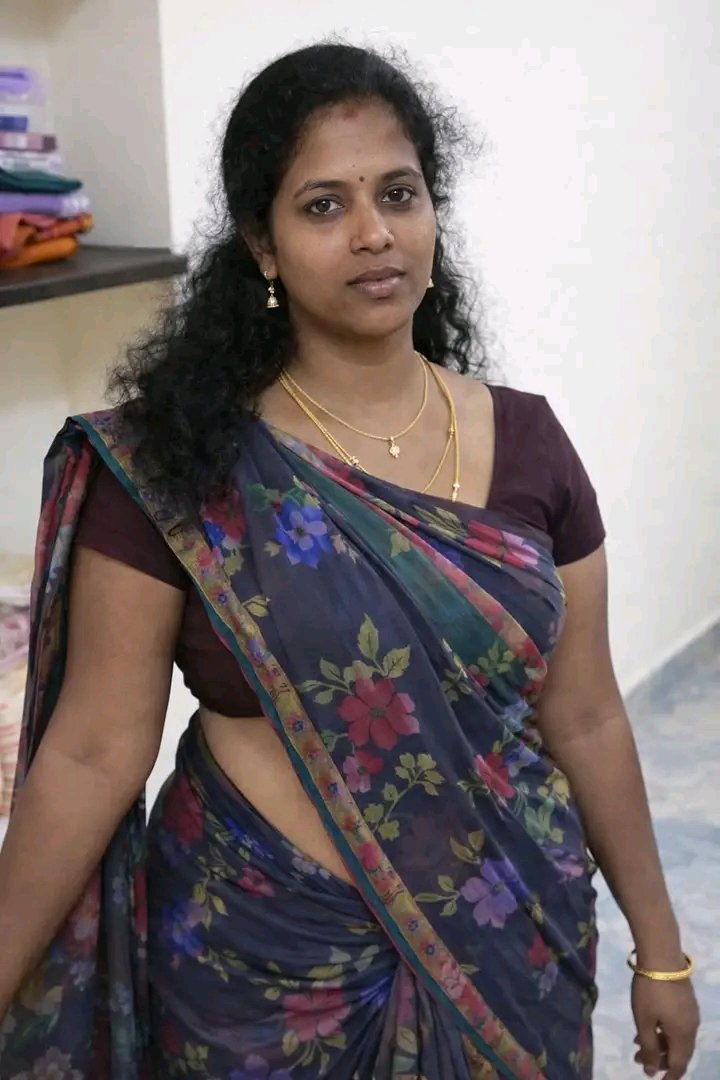 aunty😋😋 tweet media