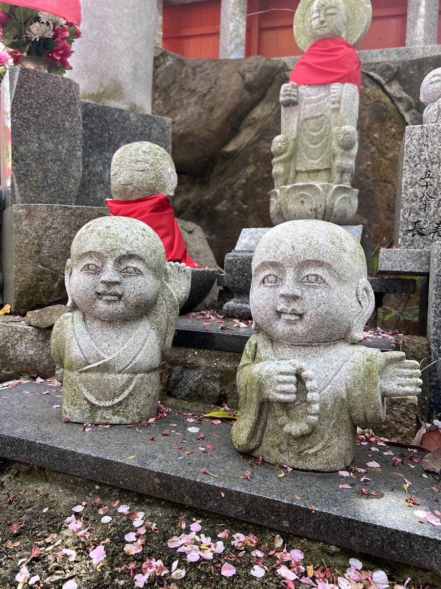 ダイアンみたいなお地蔵さんあった