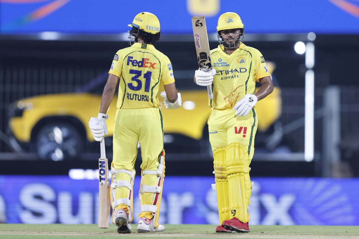 IMManu_18's tweet image. 🚨BIG UPDATE ON CHENNAI SUPER KINGS XI VS ROYAL CHALLENGERS BENGALURU AT CHINNASWAMY RCB Vs CSK 🚨 

Ayush Mhatre is likely open with Sanju Samson.
Ruturaj Gaikwad at No.3.
Urvil Patel is back in XI.
Sarfaraz Khan, Shivam Dube &amp;amp; Overton in middle.
Kartik Sharma, Prashant Veer &amp;amp;