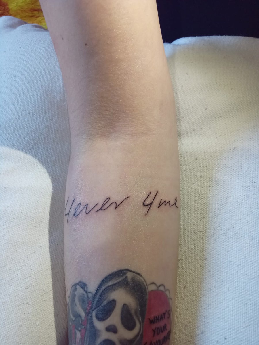 cecilia loves demi tweet media