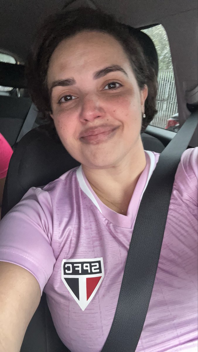 AnaB80's tweet photo. Hj tá autorizado colocar outra camisa que não seja a do Galo pq foi dia de levar meus paulistinhas pra conhecer o Morumbi https://t.co/xPJRUA5NIj