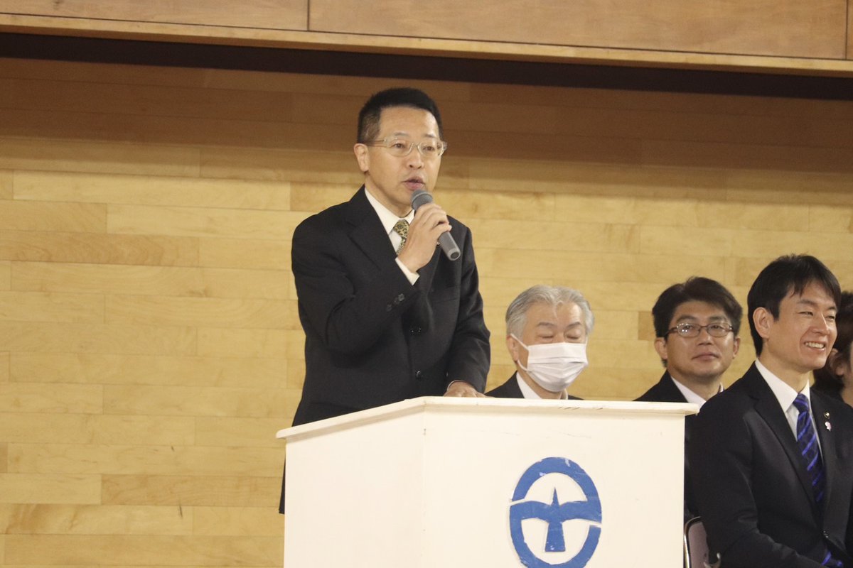 町田市民春季軟式野球大会
　本日8時から、町田市民春季軟式野球大会開会式が挙行されたので、軟式野球連盟副会長として参加いたしました。
　生憎昨日の雨天のため、サン町田旭体育館での開会式となりましたが、多くの方々がお越しくださいました。