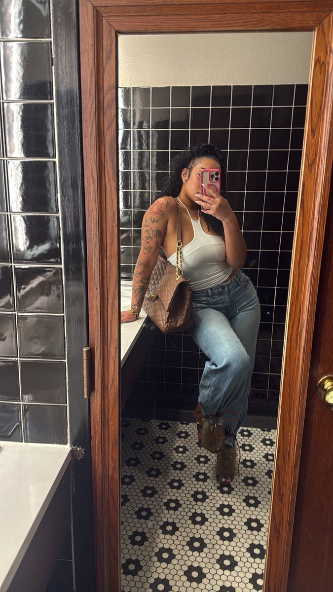 chiprincess191's tweet photo. I even fell in love with all your flaws https://t.co/PIDgH7d1bj