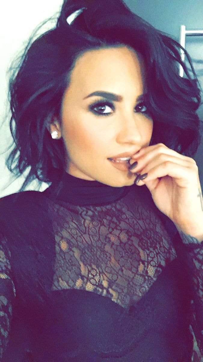 cecilia loves demi tweet media