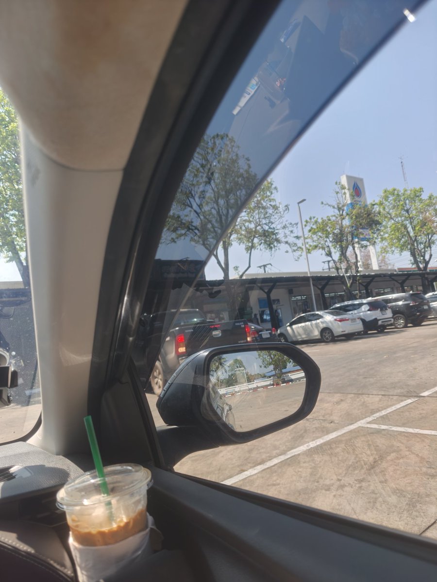 ว่างเปล่า tweet media