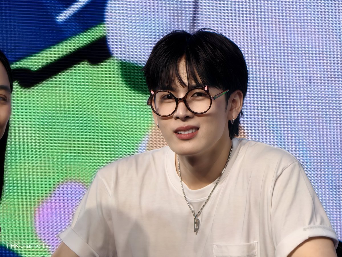 Chit Snow tweet media