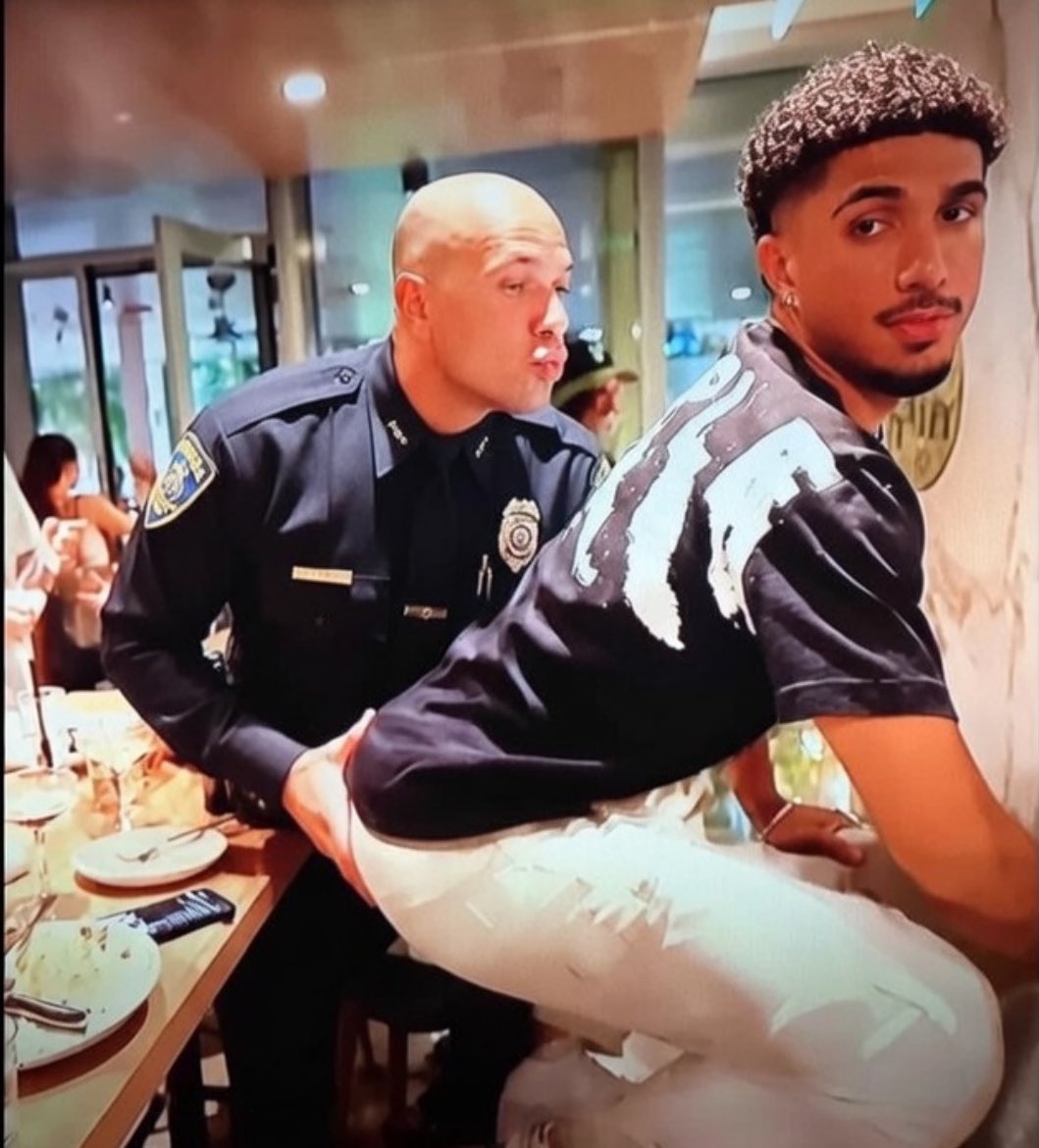 Clavniggular tweet media