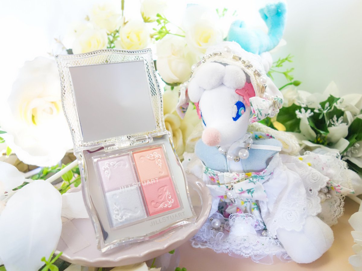 🎼{4/3に発売したJILL STUARTさんのサマコレ、クチュール ミックスブラッシュコンパクトの限定色101 ですわ🎶 
パレットによって仕上がりが変わるのでどんなスタイルにも似合う万能チークですの✨

#ポケぬいコスメ部 #アシレーヌ 
#ポケモンfit #アローラfit  #アシマリ達と焔