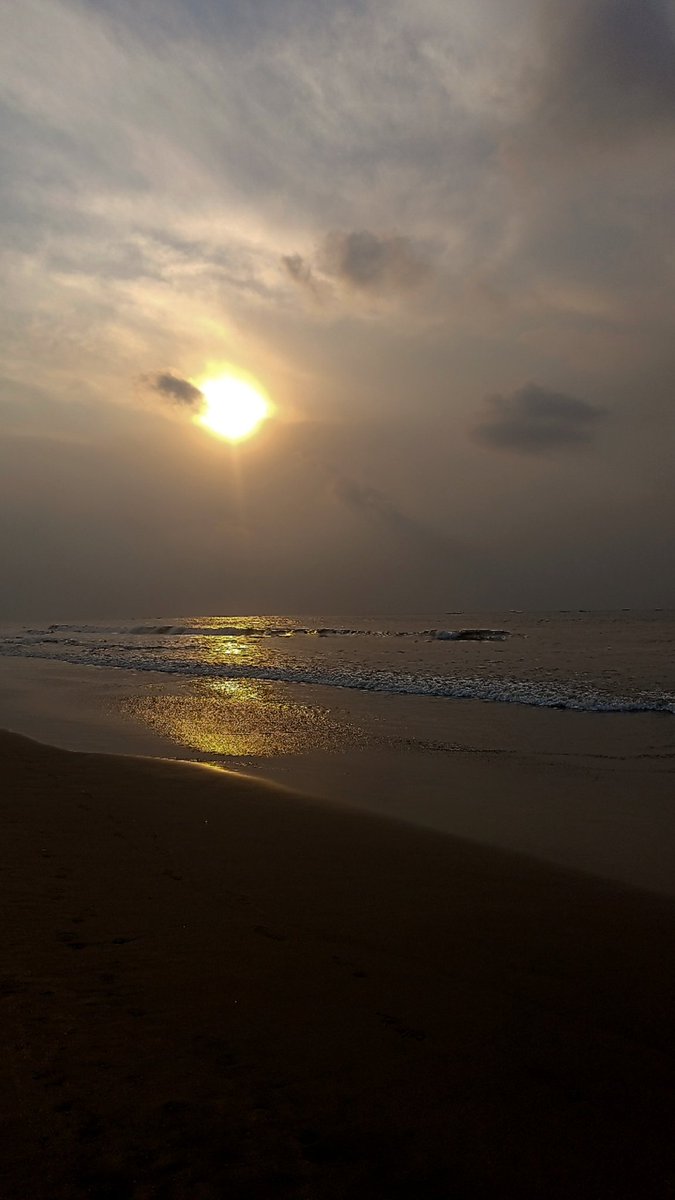 fiveftpilla's tweet image. Beaches are therapy🫰🏻
#Vizag #Home♥️