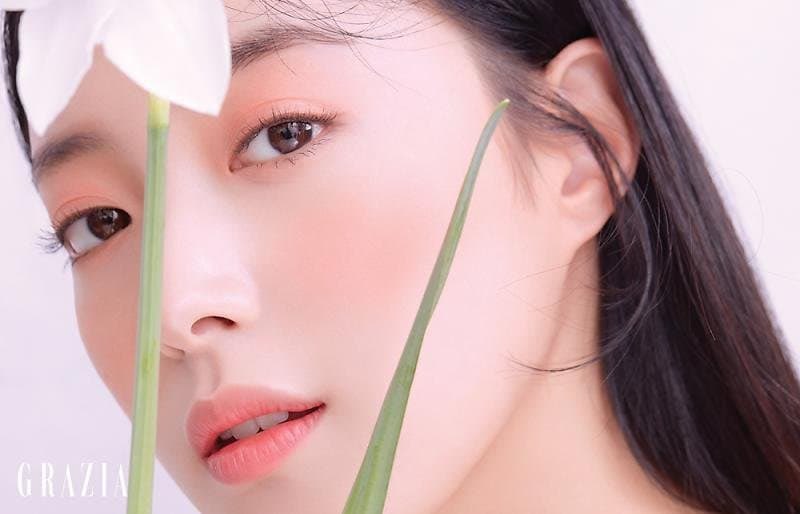 벚꽃의 꽃말은 순수한사랑도아니구 중간고사도 아닙니다.. 정답은 그라치아이세영 >>고유명사로 지정해야됨            비하인드컷도 개폭룡적임..♡♡