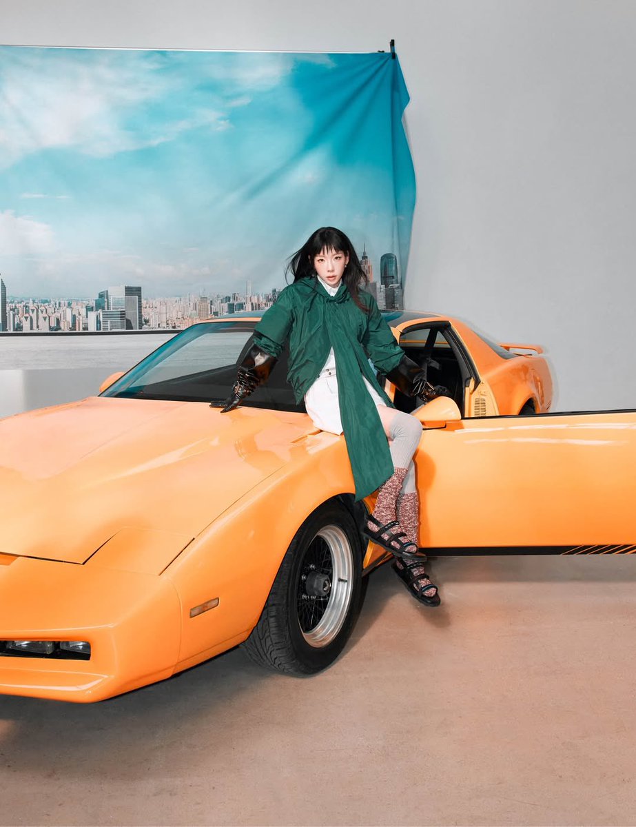 TAEYEON BASE tweet media