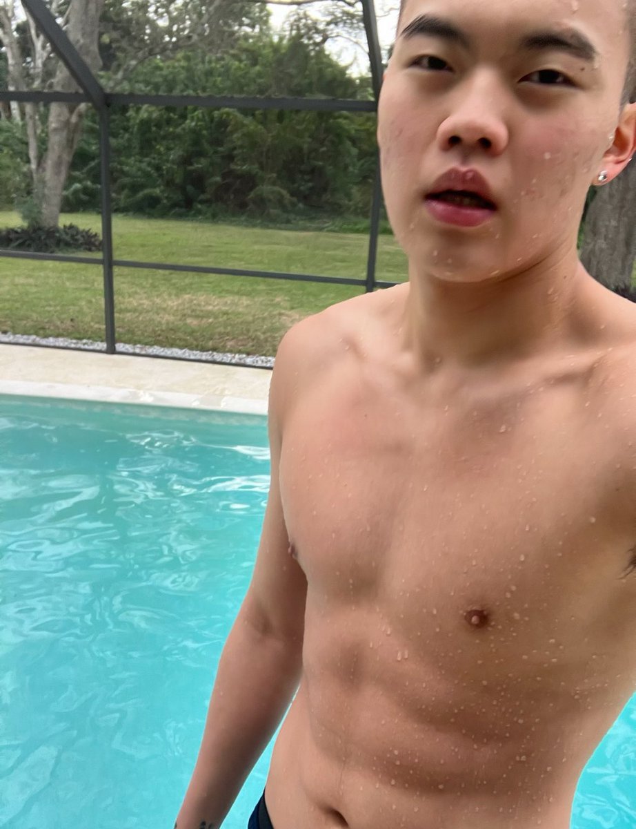 naflanello's tweet photo. osun abs kinda changed my life i can't lie https://t.co/CsfqcskR1w