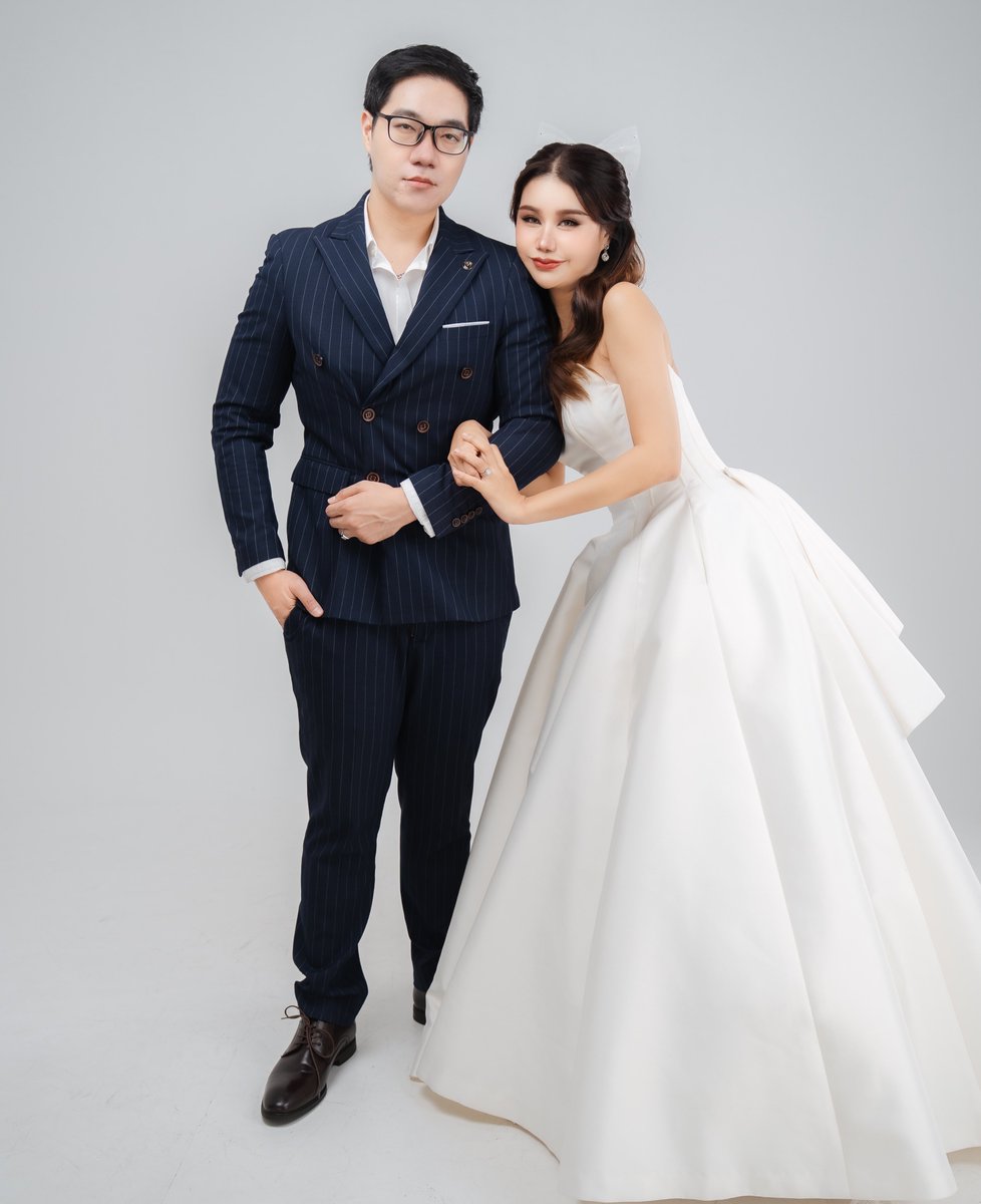 EarthDeFIRE's tweet photo. The Genesis Block of Love – 1st Crypto Wedding in Asia: EarthDeFIRE & PRAI
งานแต่งผม หรือ งาน Token2049 สาขาไทยเอาดีๆ ถถถ+ 🤯 พาร์ทเนอร์ 40+ แน่นจัด ขนาดนี้! (แบรนด์ไหนอยากเป็นสปอนเซอร์ ทัก DM ด่วน โควต้าใกล้หมดเวลาลงละครับ!)
ว่าแต่งานรวม VCs & KOLs เยอะขนาดนี้... มันจะกลายเป็นงานแต่ง หรืองาน Pitching โปรเจกต์กันแน่ครับเนี่ย? 🤣 แขกเตรียมตัวด่วงงง
ต้องมีกิจกรรม Single Matching สไตล์ Web3 Tinder ด้วยดีไหมครับ? 🥳
#CryptoWedding #BangkokWedding2026