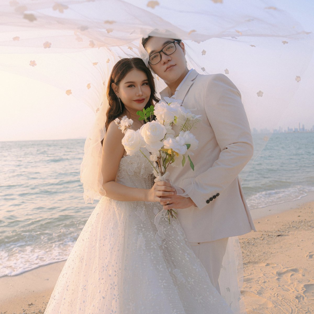 EarthDeFIRE's tweet photo. The Genesis Block of Love – 1st Crypto Wedding in Asia: EarthDeFIRE & PRAI
งานแต่งผม หรือ งาน Token2049 สาขาไทยเอาดีๆ ถถถ+ 🤯 พาร์ทเนอร์ 40+ แน่นจัด ขนาดนี้! (แบรนด์ไหนอยากเป็นสปอนเซอร์ ทัก DM ด่วน โควต้าใกล้หมดเวลาลงละครับ!)
ว่าแต่งานรวม VCs & KOLs เยอะขนาดนี้... มันจะกลายเป็นงานแต่ง หรืองาน Pitching โปรเจกต์กันแน่ครับเนี่ย? 🤣 แขกเตรียมตัวด่วงงง
ต้องมีกิจกรรม Single Matching สไตล์ Web3 Tinder ด้วยดีไหมครับ? 🥳
#CryptoWedding #BangkokWedding2026