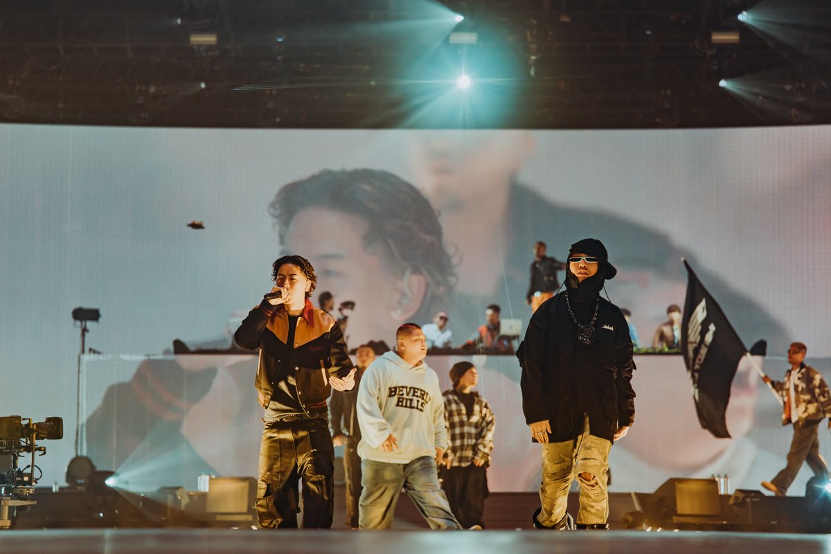 POP YOURS tweet media