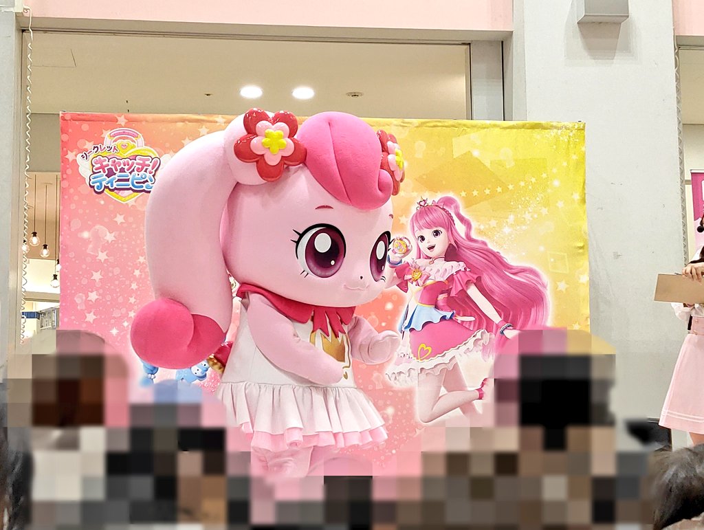 berlinlimassol's tweet photo. 👸「◯◯ピン！おとなしくキャッチされなさい！」
🍓「ローミーはん、そげな物騒なもん仕舞とき！まず話し合いといこか」 #ティニピン #Panjo https://t.co/baibw3kvHV